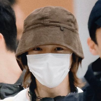 inkigato's profile picture. On @miffyfloorlamp