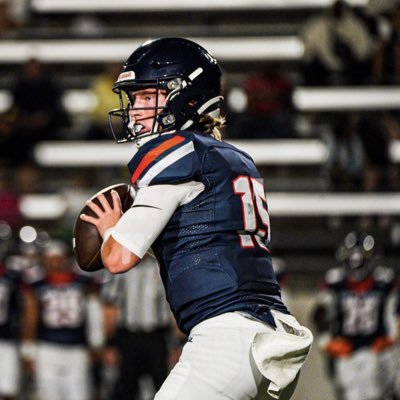 𝐐𝐁1 6’1” 200lbs | #15 |Citrus College | NCAA Qualifier 4 for 3 | 4.0 GPA | 2nd in Conference Completion % | 3.7 TD/INT ratio| NCAA ID: #1809288817