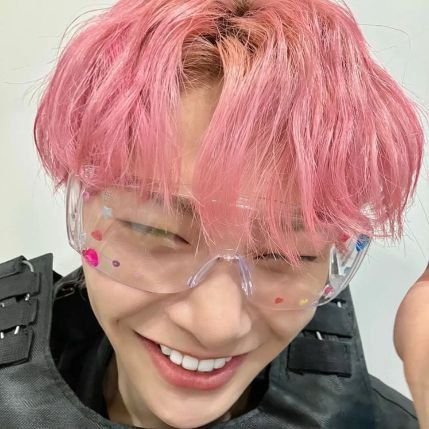 •24♀💚
me quebré en el eyes on you, la pogueé con the connect, y me arruiné con to be an ace.