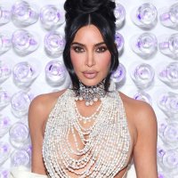 kim kardashian(@kimm_kardash) 's Twitter Profile Photo