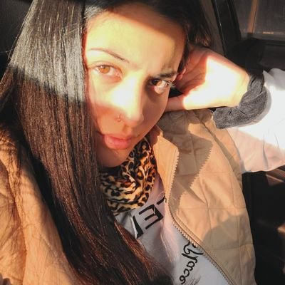 Lo que me mata de esta soledad, es esperarte y que no vuelvas más.