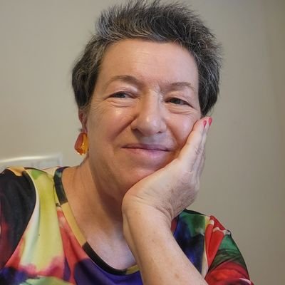 Escritora, autora de 'A mí no me iba a pasar'. Madre, feminista, expresidenta de Clásicas y Modernas @CyM_tw. Vivo con @AlainCuenca