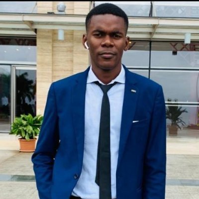 Student in A.D.E & Statistics 🔬. .. I like music and I am passionate about theater 🎭 reading😊❤️🌱