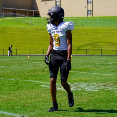 |6’2| 4.7 40 time | 170lbs | WR/FS🏈 | co” 25 | GPA 3.1| Union County High School |864-327-2016 | erionjeter0719@gmail.com