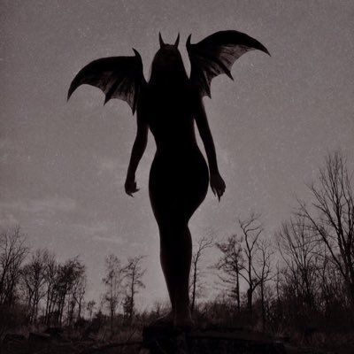 ♊️ • level 21 •certified e-girl • 𝔞𝔰 𝔞𝔟𝔬𝔳𝔢 𝔰𝔬 𝔟𝔢𝔩𝔬𝔴, 𝔞𝔰 𝔴𝔦𝔱𝔥𝔦𝔫 𝔰𝔬 𝔴𝔦𝔱𝔥𝔬𝔲𝔱, 𝔞𝔰 𝔱𝔥𝔢 𝔲𝔫𝔦𝔳𝔢𝔯𝔰𝔢 𝔰𝔬 𝔱𝔥𝔢 𝔰𝔬𝔲𝔩