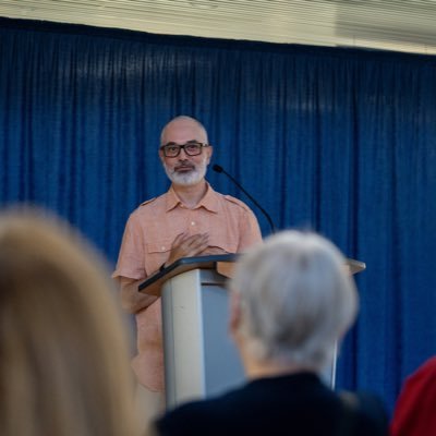 Nature Photographer, Storyteller & Community Outreach Facilitator. President @torontonature. Fellow @rcgs_sgrc. Views expressed here are my own.