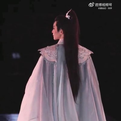 loveme_lovemi's profile picture. Cây to trưởng thành từ gốc cây nhỏ. Nhà cao chín tầng cũng dựng lên từ một mô đất. Cuộc lữ hành ngàn dặm cũng bắt đầu từ một bước chân.