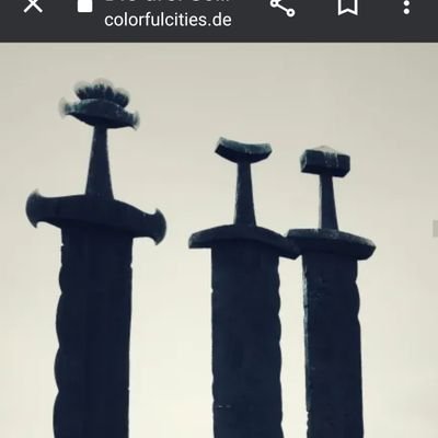 schnitzler_rolf's profile picture. Drei Wikinger Schwerter stecken bei Stavanger in einem Felsen. Es wirkt als ob ein Riese sie dort hinein gesteckt hat. Sie stehen für Frieden, Einheit, Freiheit