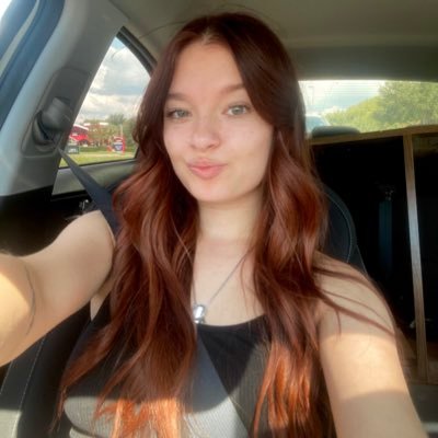 lilyannehope's profile picture. she/her 🏳️‍🌈