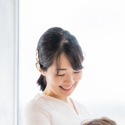 cjmi_dn's profile picture. 2023.9〜 #デイトラ で勉強開始｜第17回デザインコンペ優秀賞🏅｜30代｜4歳娘1歳息子2児ママ｜字を書くこと、シンプル・柔らかなデザインが好き