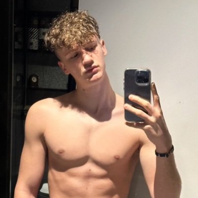 Hey I'm Sam i am a french student looking for some fun moment I’m waiting for you on my OF 💞😝 https://t.co/I13zt4pUzx😏