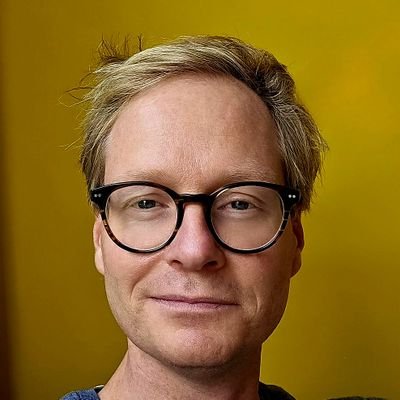 Directeur Jeugdzorg Nederland | ex-ambtenaar/ex-politiek/ex-polder/ex-kennisinstelling | persoonlijke titel enzo | no endorsements |