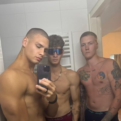 We do trio drains and trio meets. Get on your knees and worship 3 alphas all related🦶