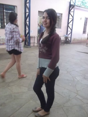 Tenho 13 anos,sou evangelica adoro estar pertode pessoas que amo