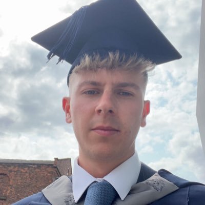 First in Sports Journalism @ljmu 🎓 • Looking to enter the journalism industry 📻 Tour guide at Anfield ⚽️ tomatkinson18@icloud.com