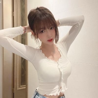 혼자 살아서 외로워서 서울 근처에 있는 남자와 친구가 되고 싶어요.사이가 좋으면 같이 저녁 먹으러 나가자.