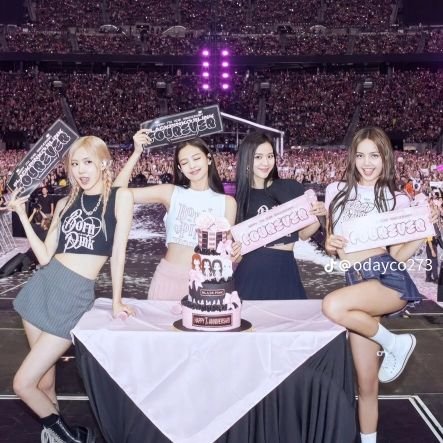 BLACKPINK PAVED THE WAY.. ❤️❤️❤️
BLACKPINK IS MY LIFE.. 💕