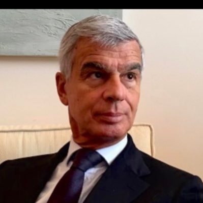 ennebici's profile picture. Avvocato, destra liberale 🇮🇹 🇪🇺 e soprattutto Milanista ❤🖤