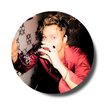 ⠀⠀
⠀⠀𝓶𝒂𝒕𝒕𝒉𝒆𝒘 𝔀𝒊𝒍𝒍𝒊𝒂𝒎 𝓻𝒆𝒆𝒅 › 𝟷𝟿𝟿𝟼 : eαsʏ come αnd eαsʏ go ✦' 𝗳𝗮𝘀𝗵𝗂𝗈𝗇 𝗱𝗲𝘀𝗶𝗀𝗇𝖾𝗋 & 𝘀𝘁𝘆𝗅𝗂𝗌𝗍
⠀⠀