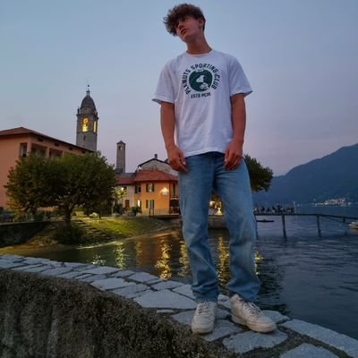 KneissleLevin's profile picture. | Content Creator on Instagram 
| Insta Tag: fr33_lifestyle
| 300k + Followers