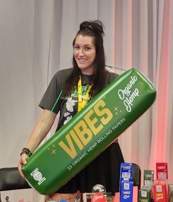I am a sales representative for ✨️VIBES✨️ Fine Rolling Papers. As well as an ambassador for KingPalm and BlazySusan. I love my Jeep, Cannabis & the outdoors.