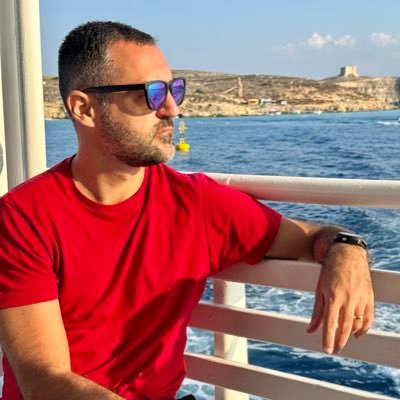 DevOps engineer, Linux specialist and trainer. Passionate about Open Source, growth, running, bodyweight fitness and travelling. Based in Portugal.