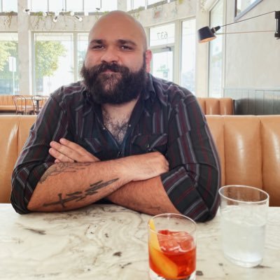 kellyarndt's profile picture. musician | demand gen | dog dad |⚡🆙 🎸 🍻