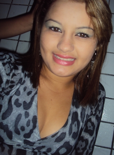 15 aninhos, sargitariana, festeira e uma otima amiga (: