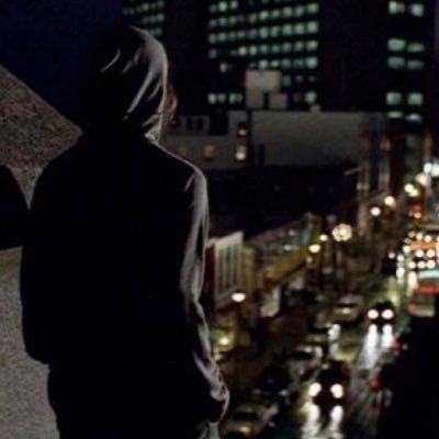 أمتلك الثقه في حديثي في تفكيري في إحترامي وفي تربيتي وأعرف من أنا ومن أكون لذا لااحتاج ملاحظات