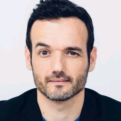 Coucou comment allez vous mes fans laissez moi un message ou une invitation je serai ravi de vous lire bise Maxime et à très bientôt 🥰🥰🥰🥰