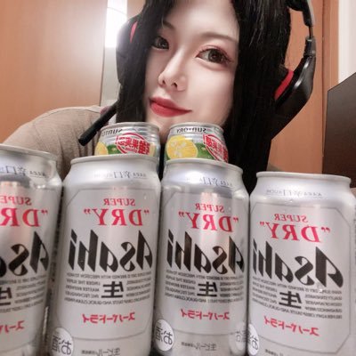 あるちゅーすぎてライバーになった人 🦍 毎日飲酒量がバグってる飲み配信者。ミクチャ配信者&YouTubeゲーム投稿。ゴリラに似てます。お友達になってください( ᐕ)