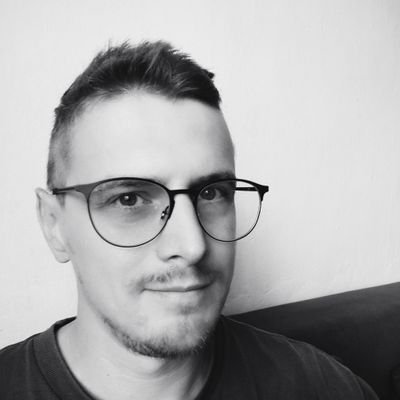Vēsturnieks arhīvā.
Doktora grāda pretendents.