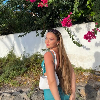 BethEngland2711's profile picture. 