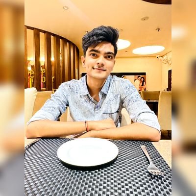 Gauravxx12's profile picture. https://t.co/MbNVwLO9w2