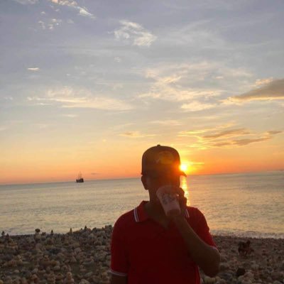 dlv2210's profile picture. no