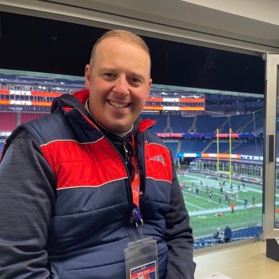 🎙@GilletteStadium vox: @Patriots @NERevolution @FriarsHockey | 📻 @985TheSportsHub | 🎤MC & Auctioneer | ✍️ Inquiries: SargeSports@gmail.com | Kowloon Warden🫡