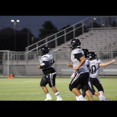 All of the glory goes to the Lord✝️|co/28|onw|sport🏈| Phone number: 913-388-0026| 15 y/o