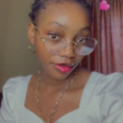 drama94713872's profile picture. Writer💭 Model🤳 Perfume enthusiast😊