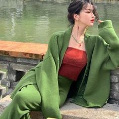 hnvut29509's profile picture. occasional piano teacher. employed musician.