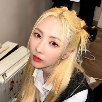 Dreamcatcher, Taylor Swift & Amity Lover | 🏳🌈
Yoohyeon biased
I like reading books too