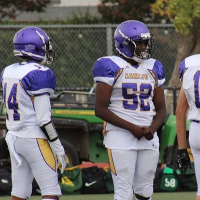 class of 2026📚|6’0 205 defense end/tackle | armijo high school 📍📚| 3.3gpa| two sport athlete 🏀🏈| small forward🏀|
