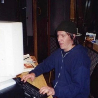 hummuslover4000's profile picture. Strange girl