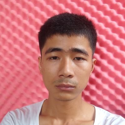 moe_ohm's profile picture. i want to learn, help and travel around the world
