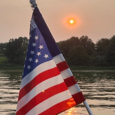 heathermomof21's profile picture. Trump loving woman.