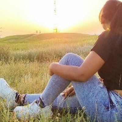 priyankapa93842's profile picture. आत्म ज्ञान के प्रकाश में, अंधे कर्म सब त्याग दो, 
निराश हो, निर्मम बनो, तापरहित बस युद्ध हो ।