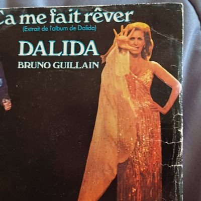 j'ai appris à hurler juste en dedans de moi chantait Dalida