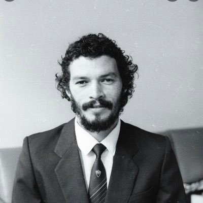 Salehdosarii's profile picture. لا يهم استمرار الاشياء الجميله دائماً يكفي انها اسعدتك يوماً ما.