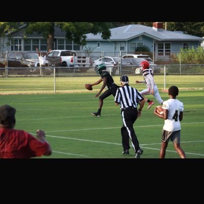 Raymond Evans Class of 2025 🏈🏀🏆 Attend St. JosephAcademy🎒 3.2gpa #9042179768, email: evansraymond1012@gmail.com CB/WR💚🤍5’11 150IB #5