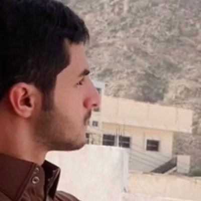 yazeedalotebe's profile picture. هنا أرمي أحساسي وأرمي أحزاني🖤