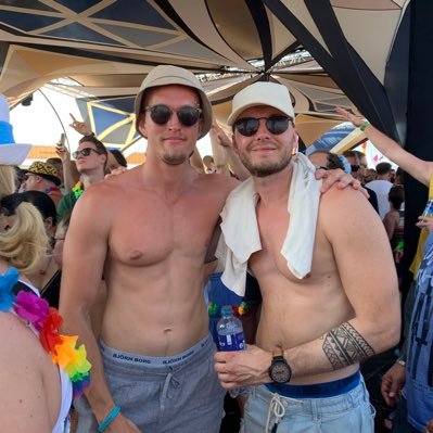 -Former competitive Call of Duty player. Now I’m obsessed with trance, techno and fpl. Fpl rank 22/23: 7k